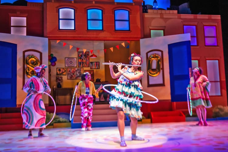 Lexi Warden performing